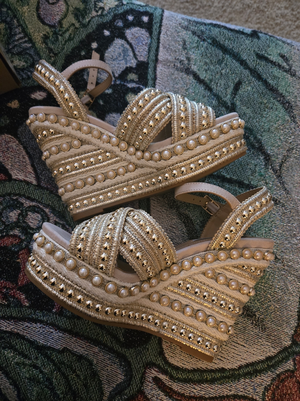NWT Steve Madden Gold Pearl Embellished Wedge Sandals - Picture 3 of 7